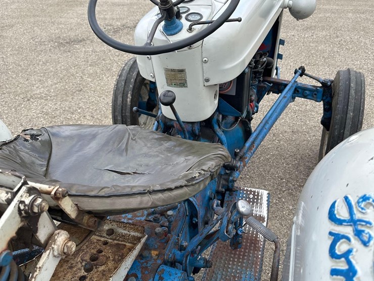 1954-ford-naa-image-12