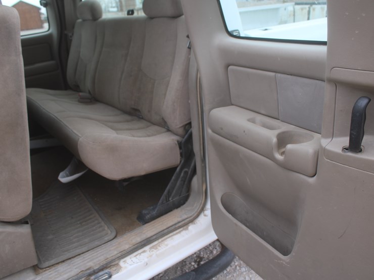 2005-chevrolet-2500-image-23