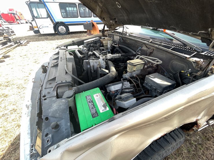 2000-chevrolet-2500-image-10