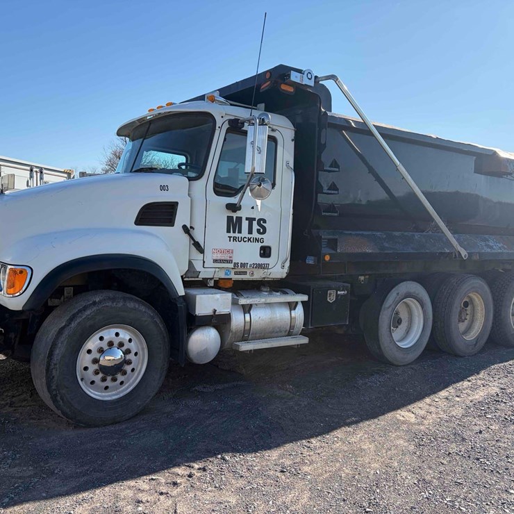 2007 Mack CV713 Tri Axle Dump