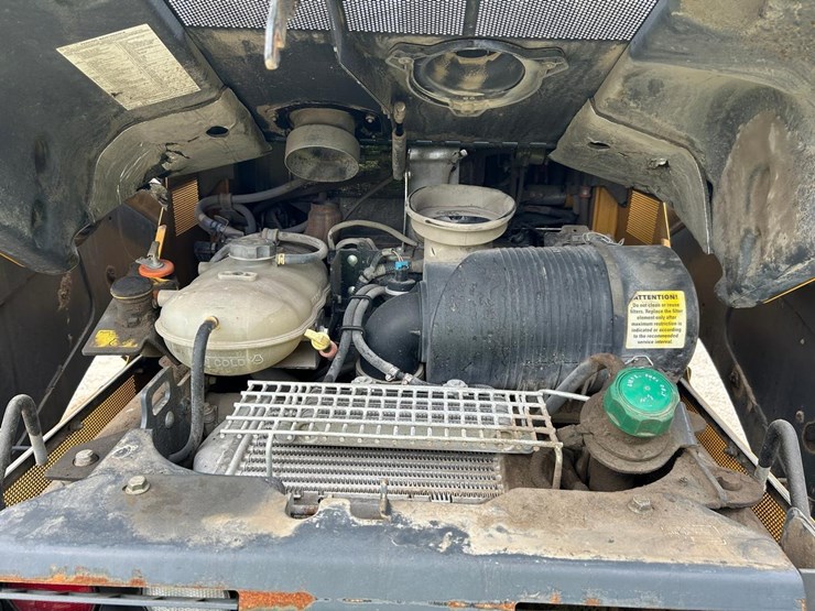 2020-deere-332g-image-15