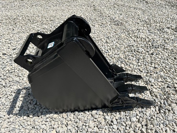 12"-x-change-bucket-for-a-bobcat-excavator-image-4