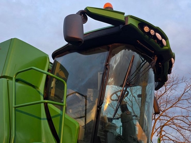 2013-john-deere-s680-image-10