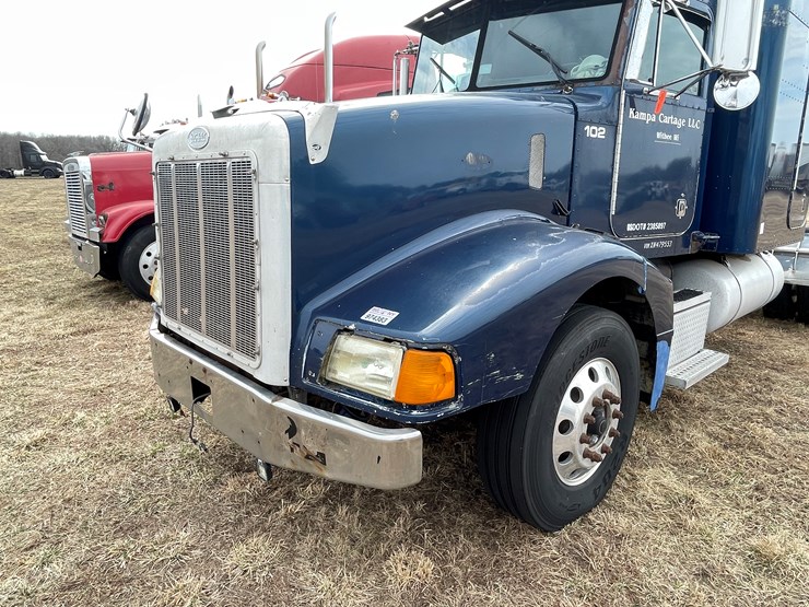 1999-peterbilt-377-image-9