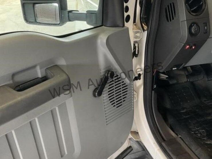 2011-ford-f350-image-23