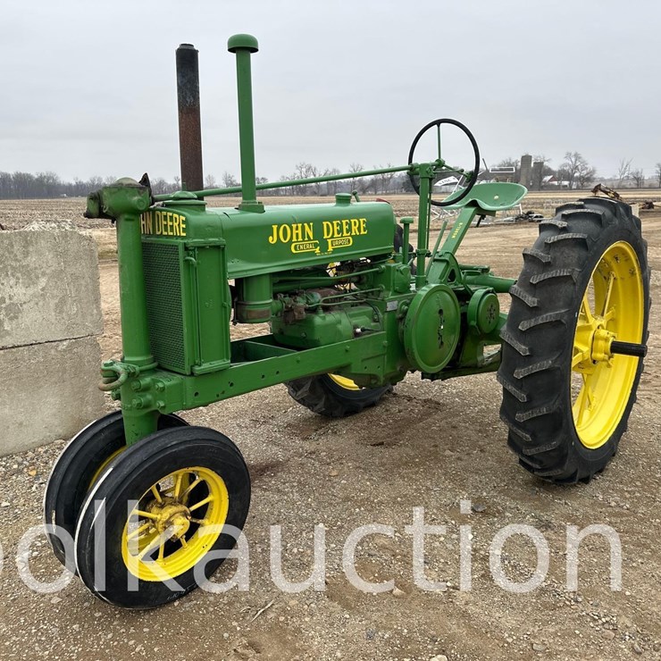 JOHN DEERE B