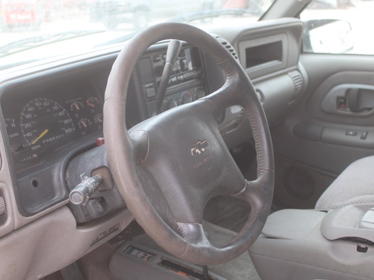 2000-chevrolet-k3500-image-38