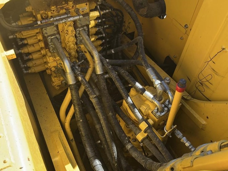 2018-komatsu-pc210-lc-11-image-30