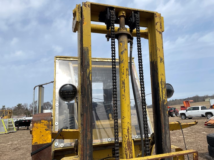 #173-•-otis-ut-50-gas-powered-rough-terrain-forklift-image-9