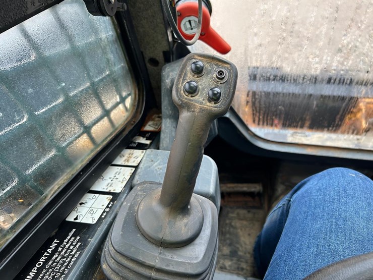 2020-deere-325g-image-26