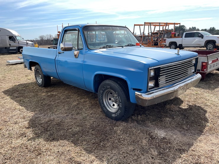 #192-•-1984-2-x-4-chevy-silverado-(has-wi-title)-image-3