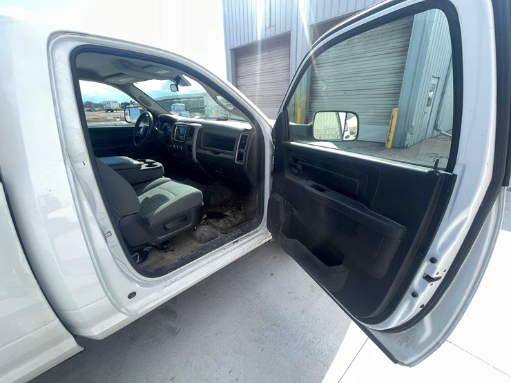 2015-dodge-1500-image-54