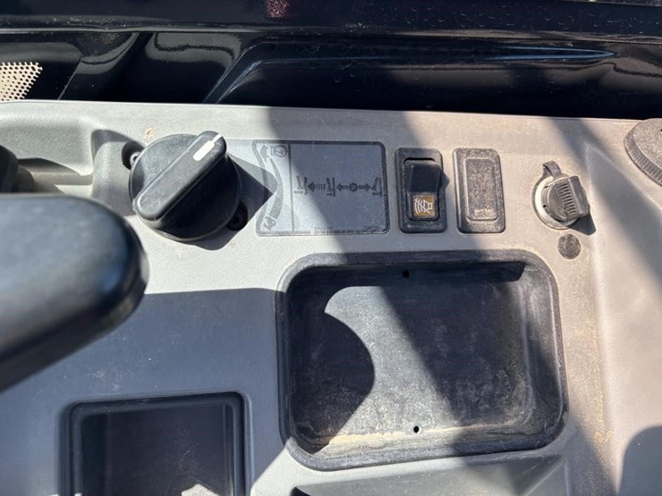 2020-bobcat-e26-image-35