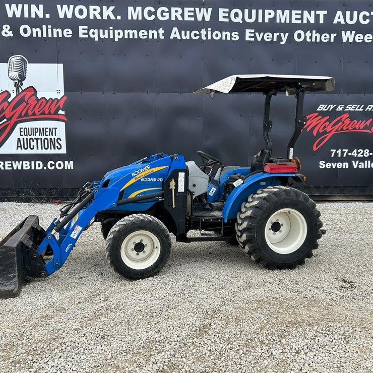 NEW HOLLAND BOOMER 40