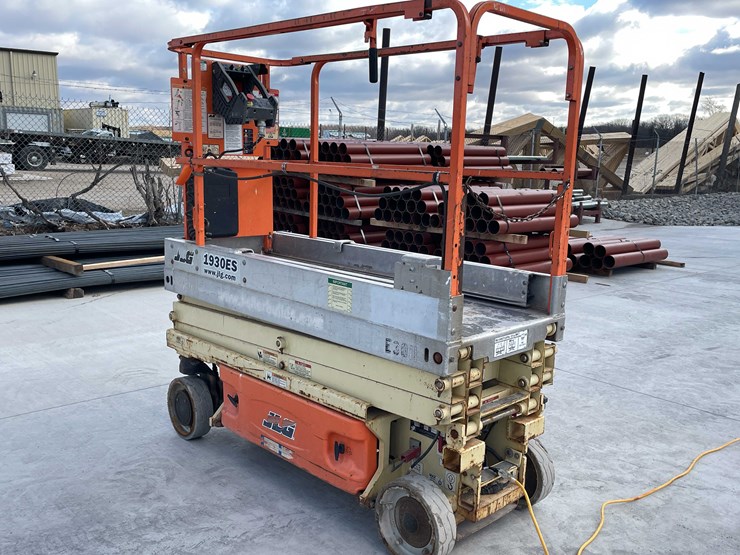 2014-jlg-1930es-image-3