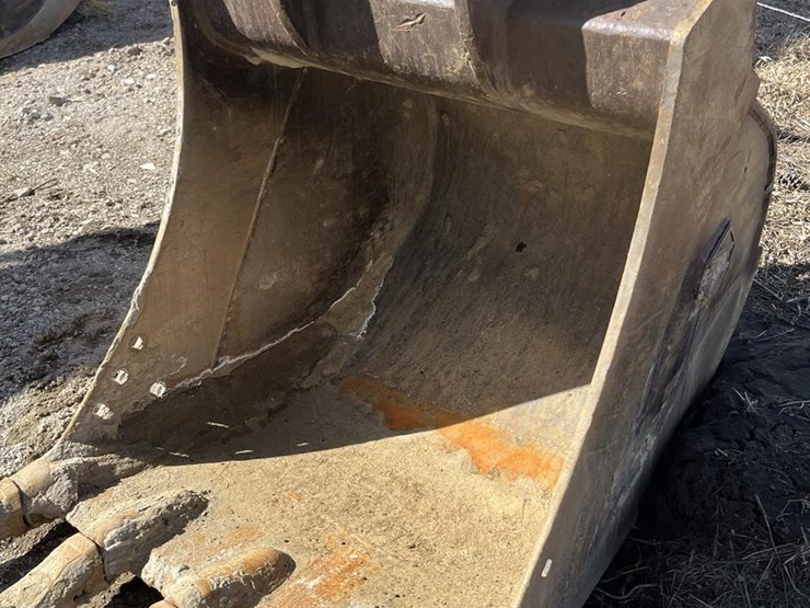 2018-komatsu-pc210-lc-11-image-11