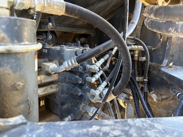 2018-komatsu-wa270-8-image-27