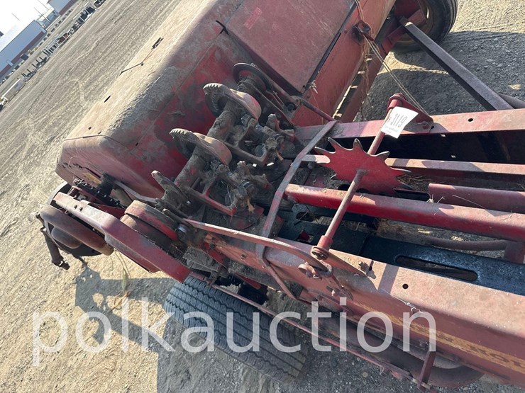 new-holland-68-image-8