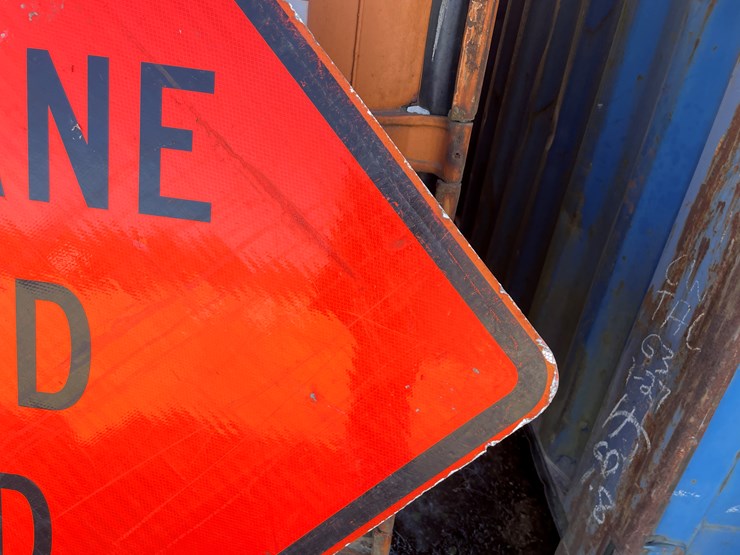 #3935-•-retired-fiberglass-road-signs-image-8