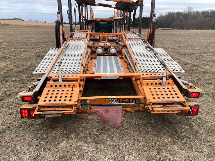 #110-•-2014-volvo-car-hauler-semi-and-trailer-(has-wi-title)-image-44