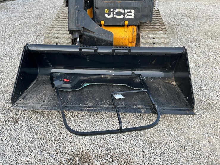 2021-jcb-3ts-8t-image-9