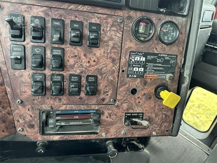 1999-international-paystar-5000-image-17