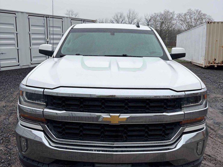 2018-chevrolet-silverado-lt-image-2