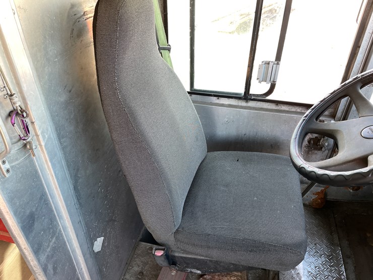 #164-•-2005-freightliner-box-truck-(has-wi-title)-image-18