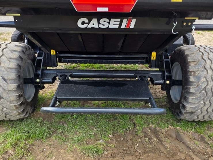 2023-case-ih-rb455-image-13
