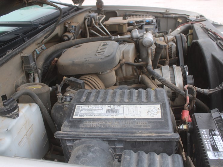 2000-chevrolet-k3500-image-47