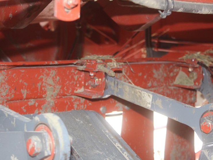 hesston-4910-image-34