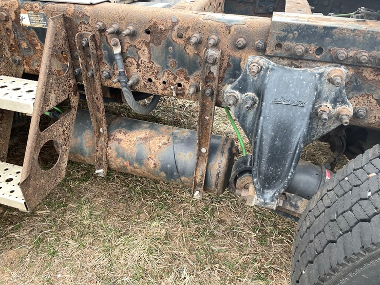 #114-•-2017-freightliner-single-axle-day-cab-semi-tractor-(has-wi-title)-image-46