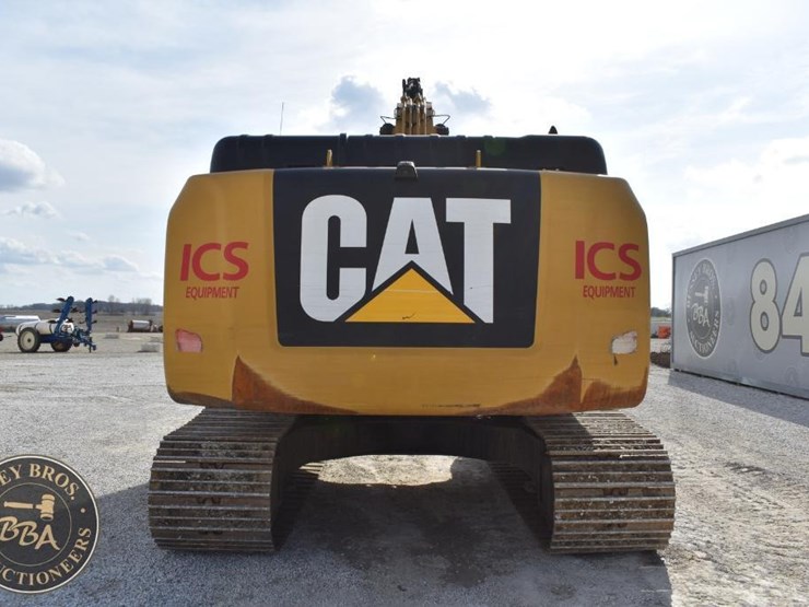 2019-caterpillar-326fl-image-8