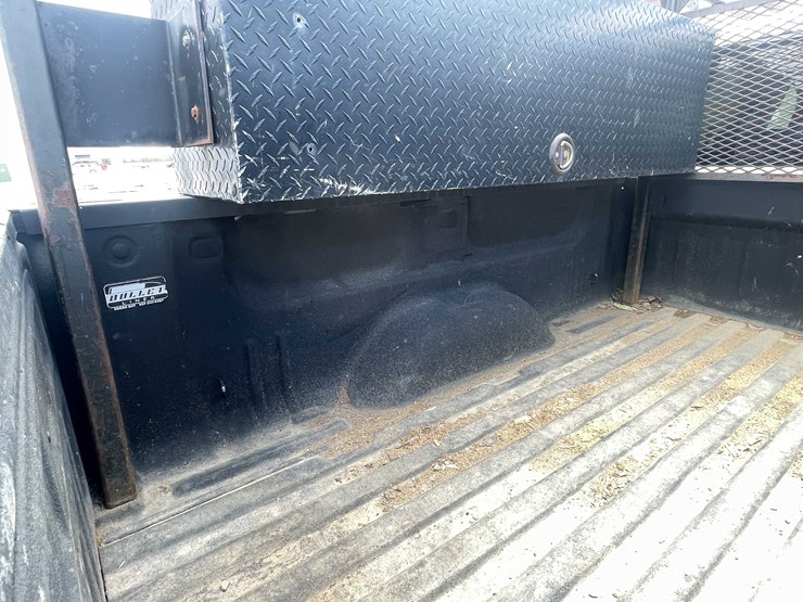 2015-chevrolet-2500-image-32