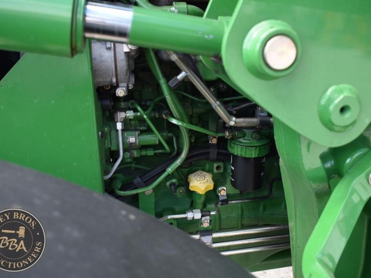 2014-john-deere-6140d-image-33