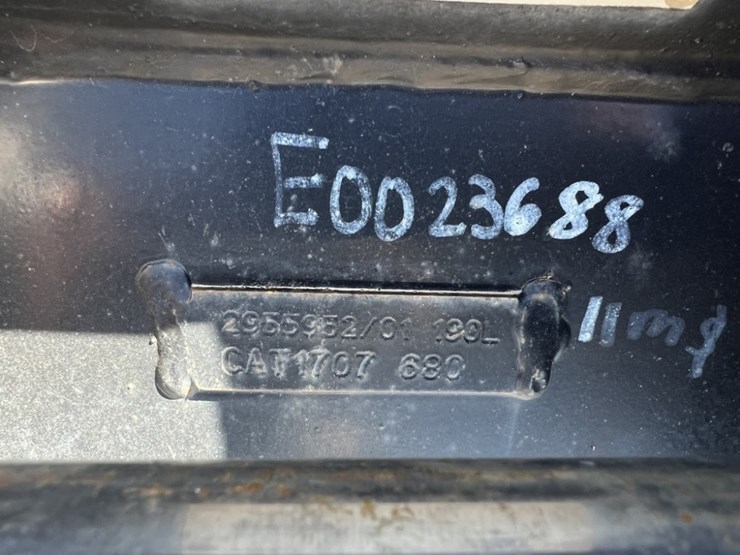 cat-24"-dig-bucket-w/cutting-edge-image-6