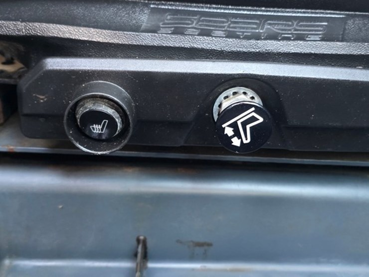 2021-deere-325g-image-55