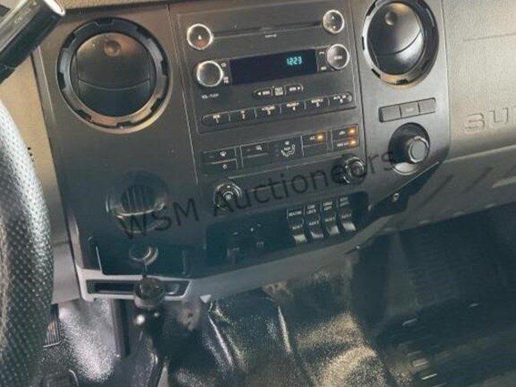 2016-ford-f550-image-21