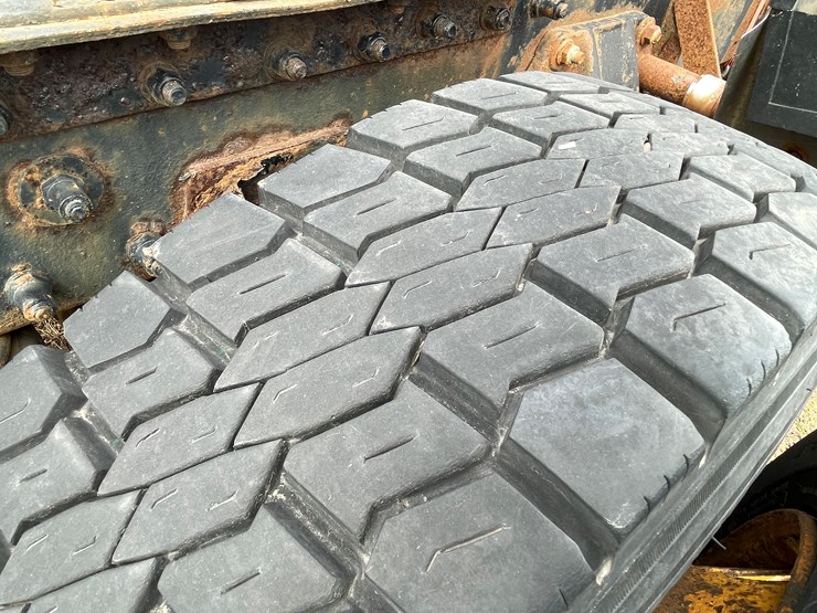 1999-peterbilt-377-image-38