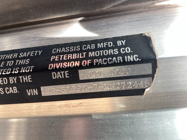 1989-peterbilt-379-image-108