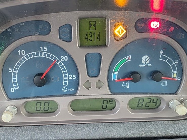 2006-new-holland-ts135a-image-74