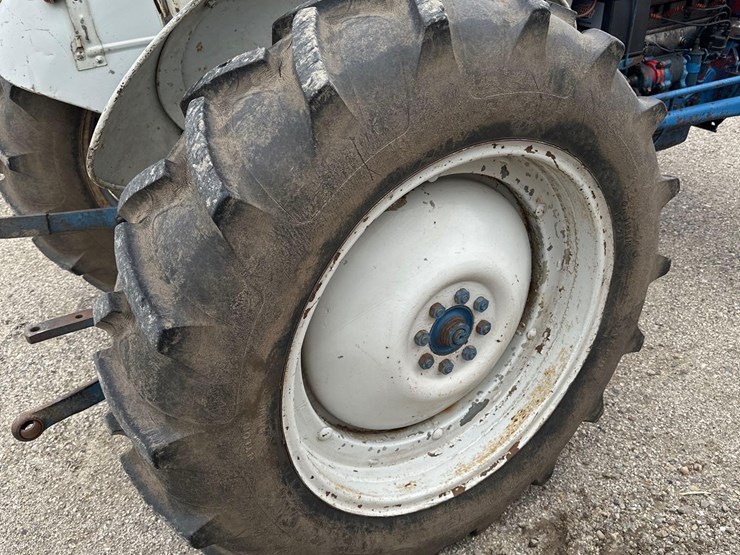 1954-ford-naa-image-13