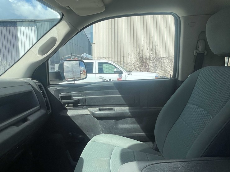 2015-dodge-1500-image-52