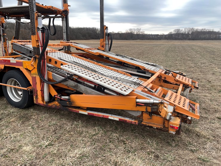 #110-•-2014-volvo-car-hauler-semi-and-trailer-(has-wi-title)-image-45