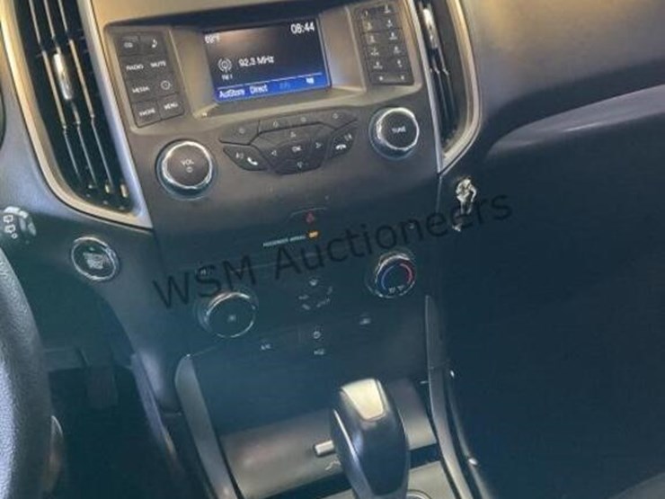 2017-ford-edge-se-image-19