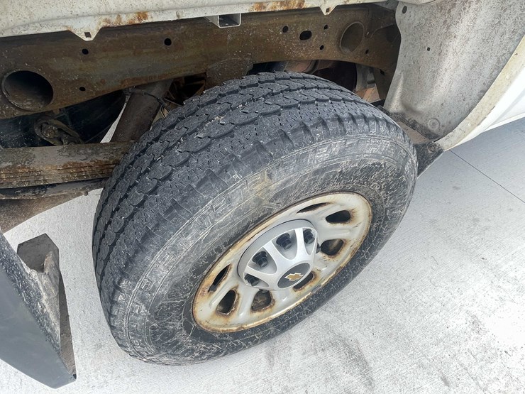 2015-chevrolet-2500-image-18