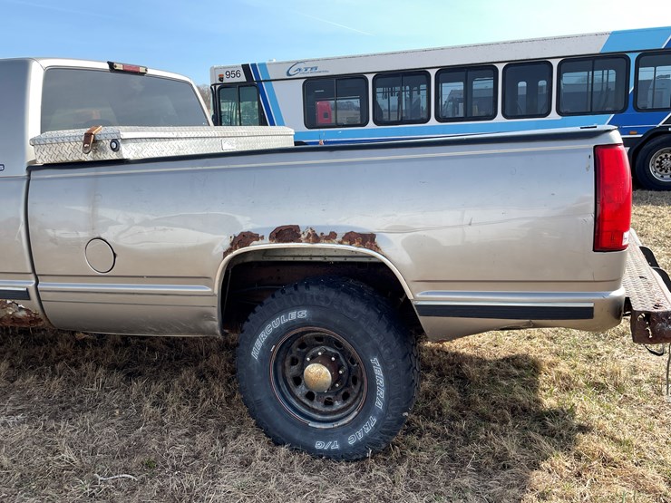 2000-chevrolet-2500-image-8