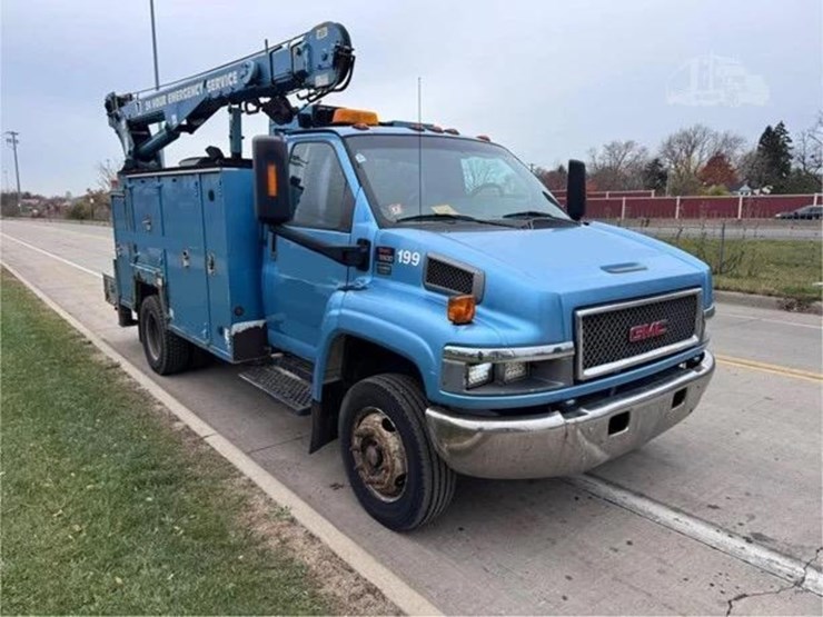 2007-gmc-topkick-image-3