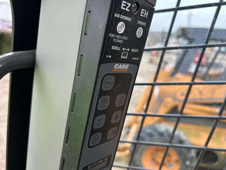 2017-case-sr270b-image-19