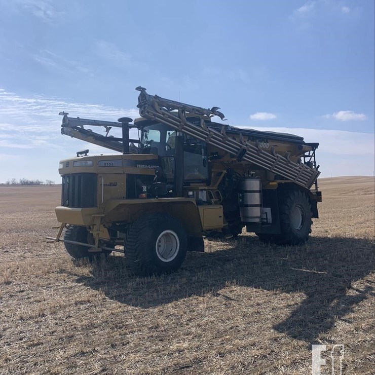 AG-CHEM TERRA-GATOR 8104